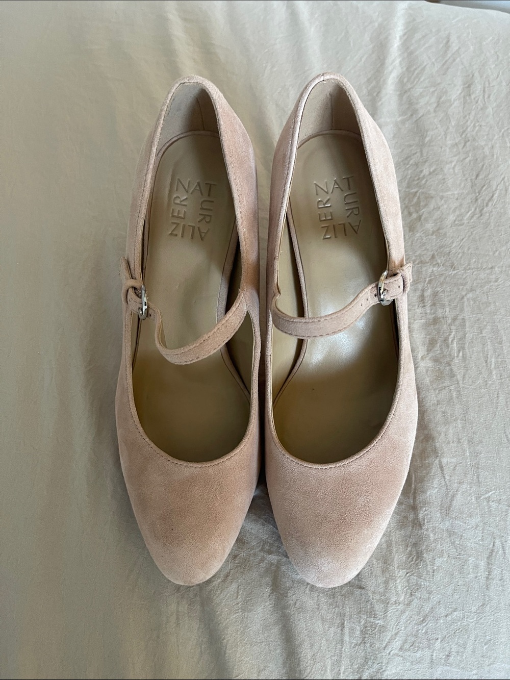 Women’s Talissa platform pump Naturalizer Cream Suede Mary Jane
